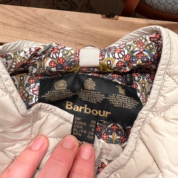 Barbour quilted jacket Liberty trim - Picture 3 of 7
